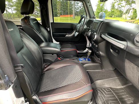 Used 2014 Jeep Wrangler Rubicon image 25