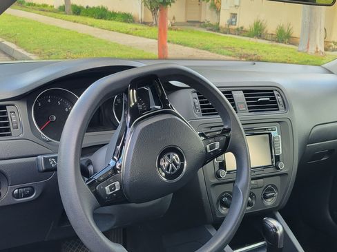 Used 2015 Volkswagen Jetta S image 5