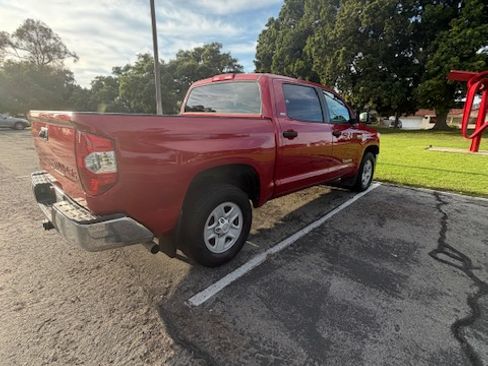 Used 2017 Toyota Tundra SR5 w/ SR5 Upgrade Package image 6