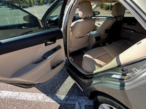 Used 2014 Toyota Camry XLE image 9