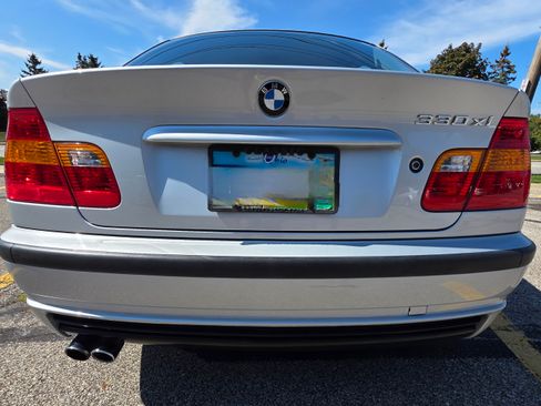 Used 2003 BMW 330xi Sedan image 9