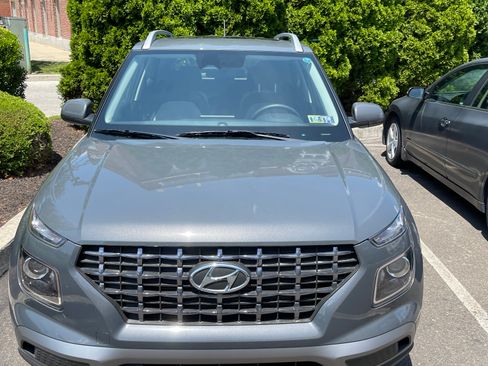 Used 2025 Hyundai Venue SEL FWD image 5