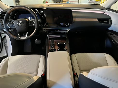 Used 2026 Lexus RX 350h image 11