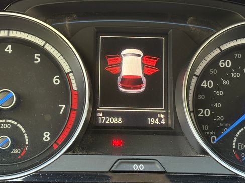 Used 2016 Volkswagen Golf 4-Door AWD/4WD image 17