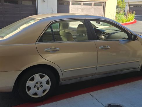 Used 2005 Honda Accord LX image 9
