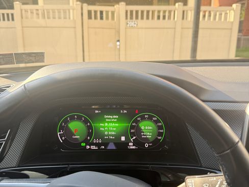 Used 2025 Volkswagen Atlas Cross Sport SEL R-Line image 19