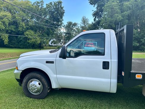 Used 2003 Ford F350 2WD Regular Cab DRW Super Duty image 9