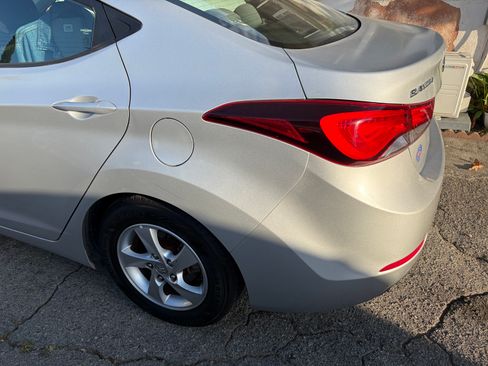 Used 2015 Hyundai Elantra SE FWD image 5