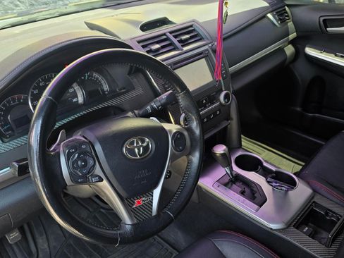 Used 2013 Toyota Camry SE image 18