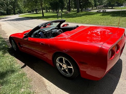 Used 2000 Chevrolet Corvette Convertible w/ Memory Pkg RWD image 15