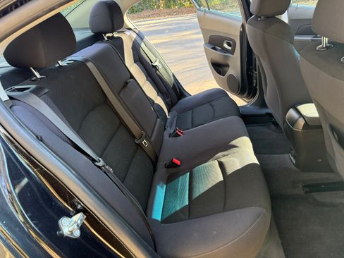 Used 2015 Chevrolet Cruze LT w/ Technology Package image 15