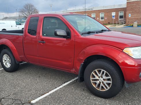 Used 2015 Nissan Frontier SV image 6