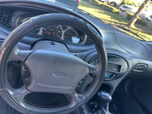 Used 1999 Ford Taurus SE image 8