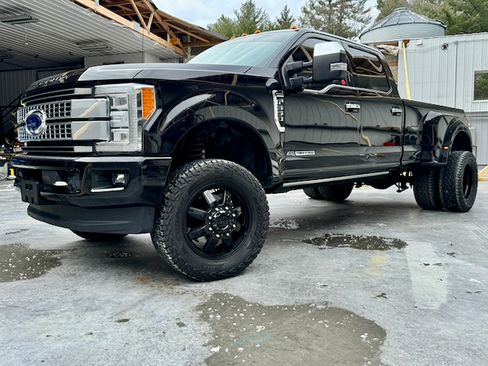Used 2017 Ford F350 Platinum w/ Platinum Ultimate Package image 19