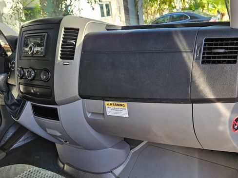 Used 2011 Mercedes-Benz Sprinter 2500 image 13