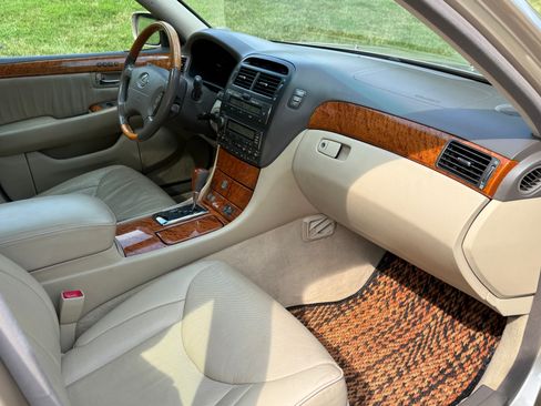 Used 2005 Lexus LS 430 RWD image 14
