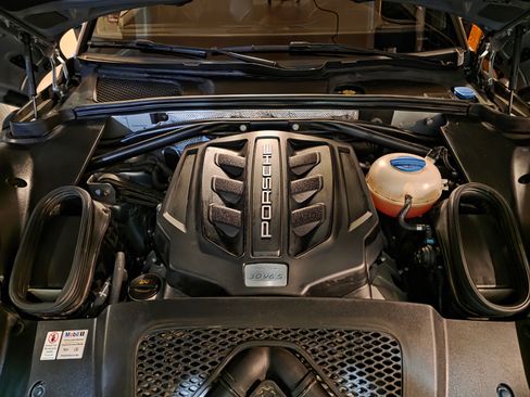 Used 2017 Porsche Macan S image 14