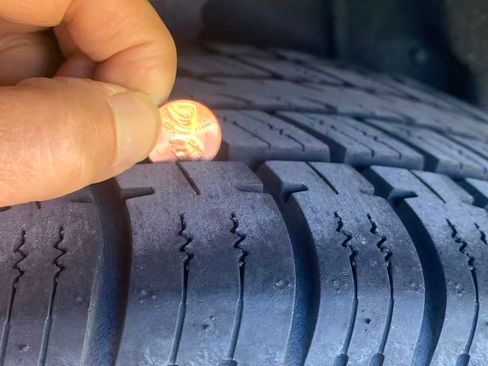 Used 2011 Toyota Camry LE image 12