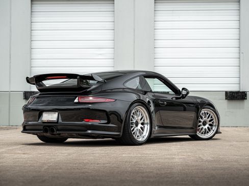 Used 2014 Porsche 911 GT3 RWD image 6