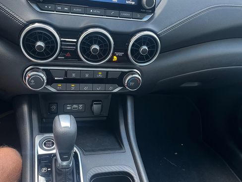 Used 2025 Nissan Sentra SV w/ Trunk Package image 10