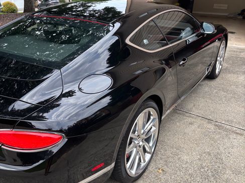 Used 2020 Bentley Continental GT V8 image 14