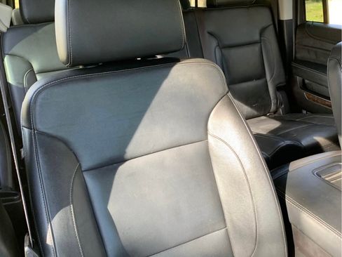 Used 2017 Chevrolet Suburban LT image 9