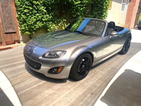 Used 2012 MAZDA MX-5 Miata Grand Touring w/ Premium Pkg RWD image 2