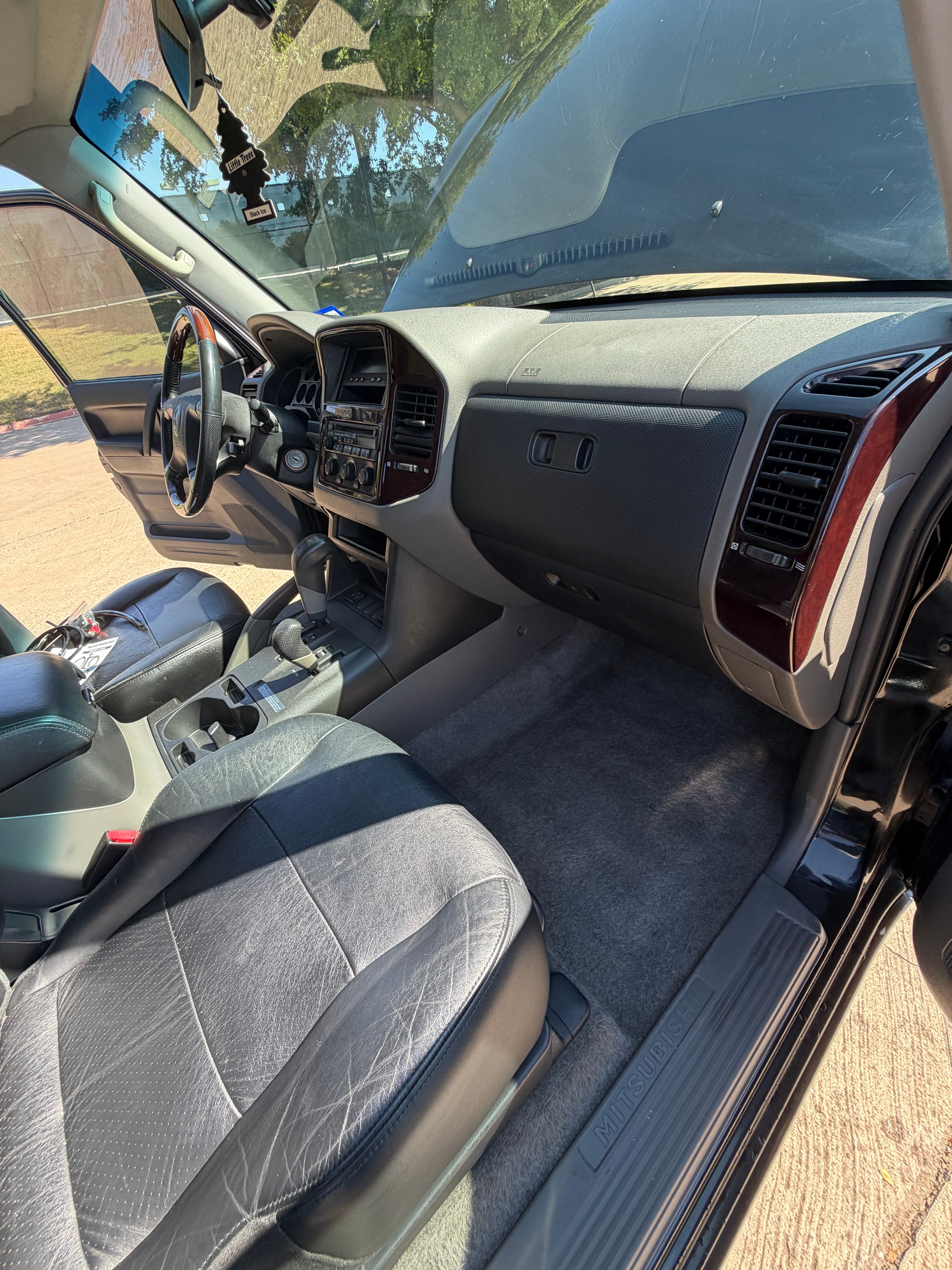 Used 2001 Mitsubishi Montero Limited AWD/4WD image 20
