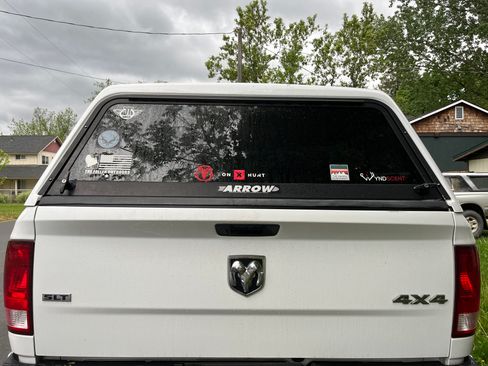 Used 2019 RAM 1500 Classic SLT AWD/4WD image 5