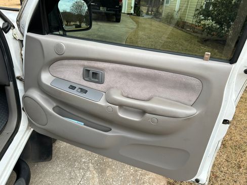 Used 2003 Toyota Tacoma PreRunner image 11