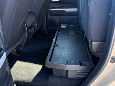 Used 2017 Toyota Tundra SR5 image 15