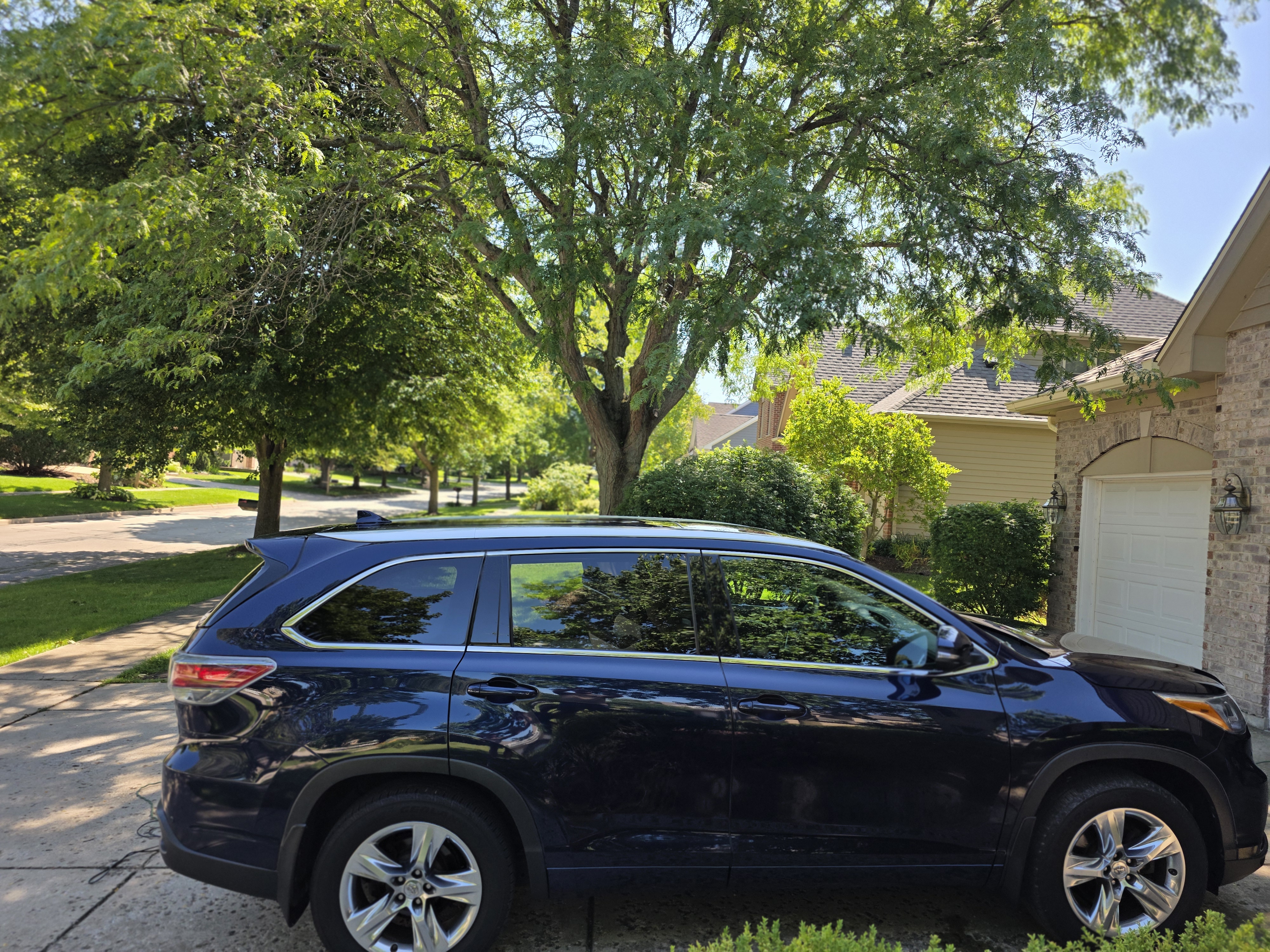 Used 2014 Toyota Highlander Limited AWD/4WD image 25