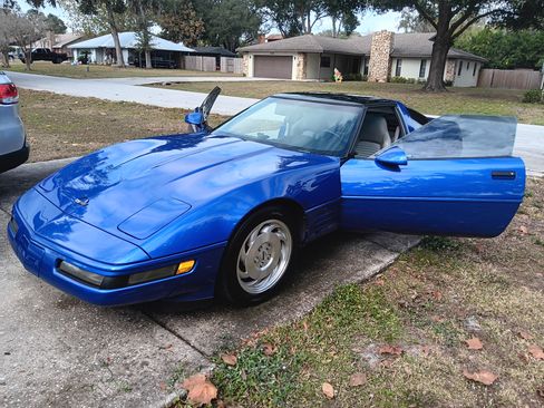 Used 1994 Chevrolet Corvette Coupe image 9