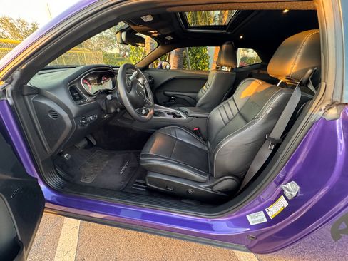 Used 2016 Dodge Challenger SRT Hellcat image 15