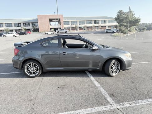 Used 2006 Scion tC FWD image 4