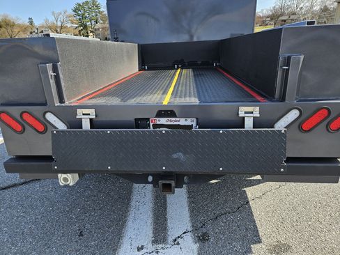 Used 2024 Ford F550 4x4 Crew Cab Super Duty image 8