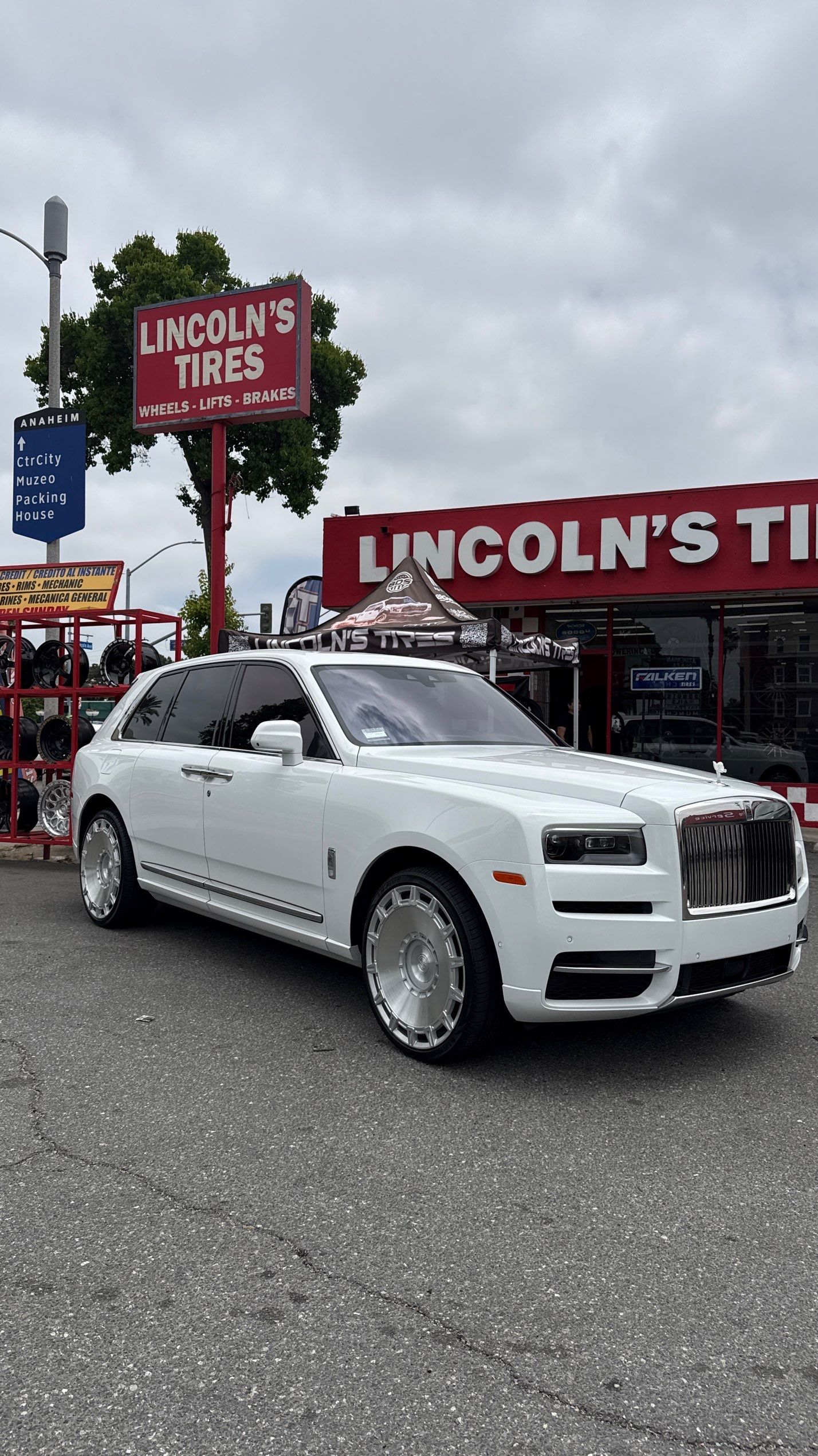 Used 2021 Rolls-Royce Cullinan AWD/4WD image 1