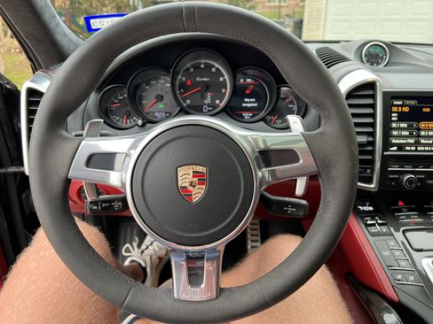 Used 2014 Porsche Cayenne image 12