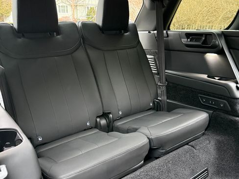 Used 2024 Land Rover Range Rover Long Wheelbase SE image 24