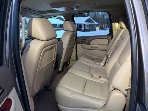 Used 2013 Chevrolet Suburban LTZ image 9
