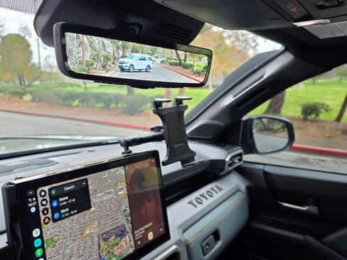 Used 2025 Toyota Tacoma 4x4 Double Cab Hybrid image 19