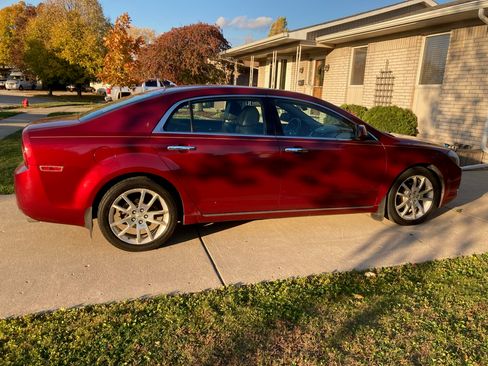 Used 2010 Chevrolet Malibu LTZ w/ HFV6 Engine Package image 2
