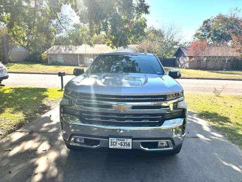 Used 2019 Chevrolet Silverado 1500 LTZ w/ LTZ Convenience Package image 2