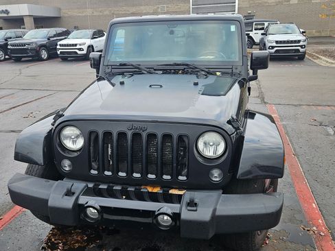 Used 2014 Jeep Wrangler Unlimited Sahara image 5