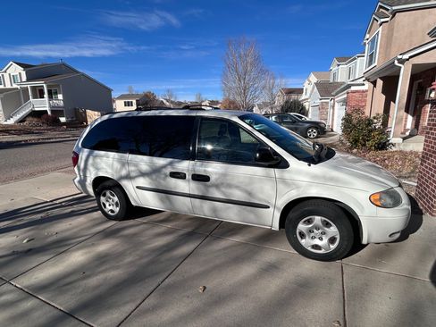 Used 2003 Dodge Grand Caravan SE image 2