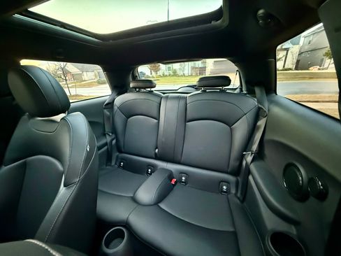 Used 2015 MINI Cooper 2-Door Hardtop image 13