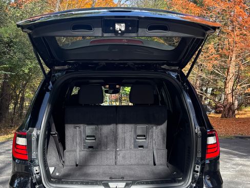 Used 2023 Dodge Durango SXT w/ SXT Blacktop Group image 9