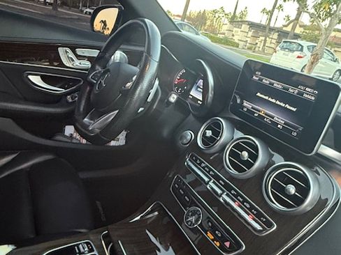 Used 2017 Mercedes-Benz C 300 4MATIC Sedan image 13