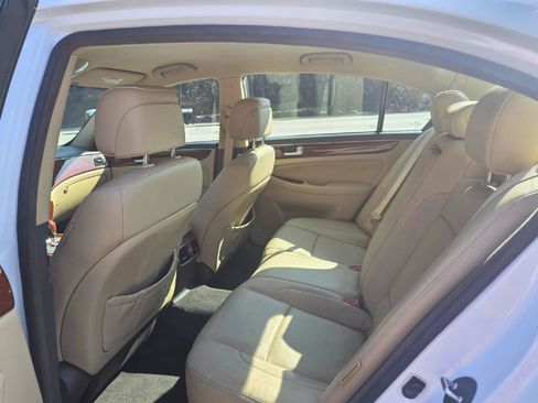 Used 2014 Hyundai Genesis 3.8 image 17
