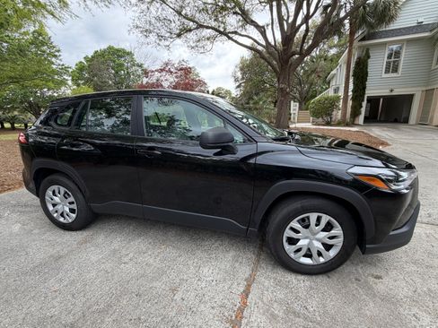 Used 2023 Toyota Corolla Cross L image 10